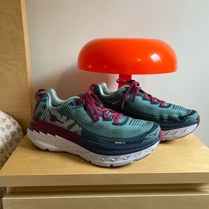 Hoka Bondi 5 Sneakers